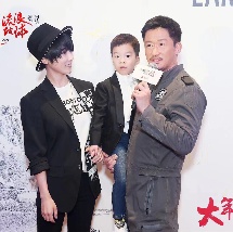 美女光身无遮挡